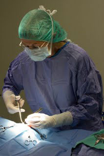 picture of Dr. Campbell performing surgery